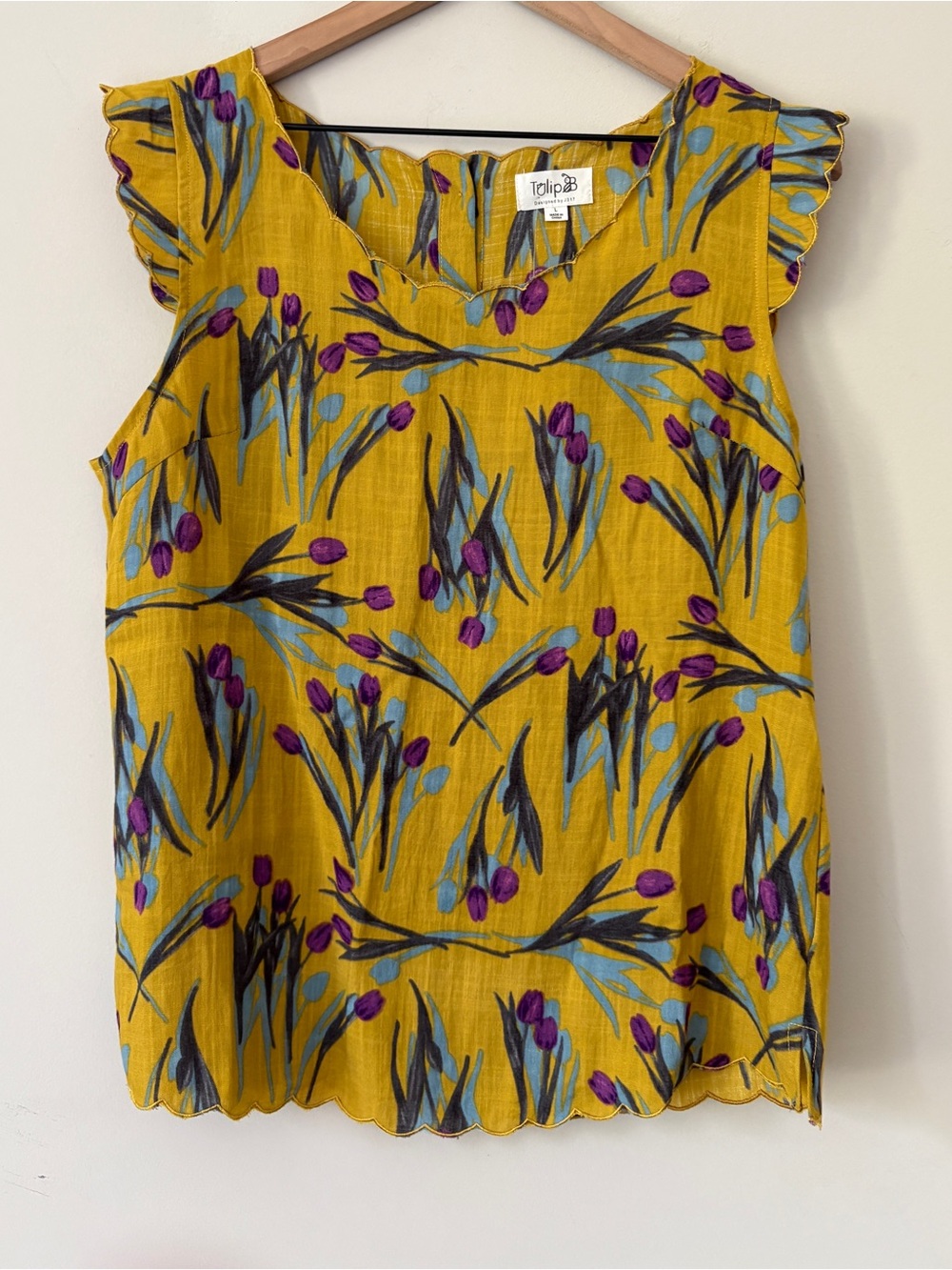 Tulip B Floral Scallop-Edge Tank Top